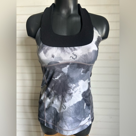 LULULEMON Scoop Neck tank top in excellent condition size 6 - Picture 3 of 6